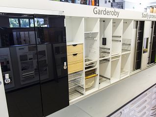 Systemy garderób i szaf przesuwnych w salonie Intar Ostrów Wielkopolski